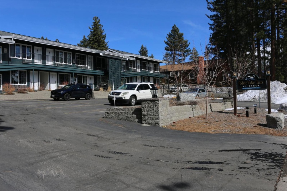 Bluelake Inn @ Heavenly Village